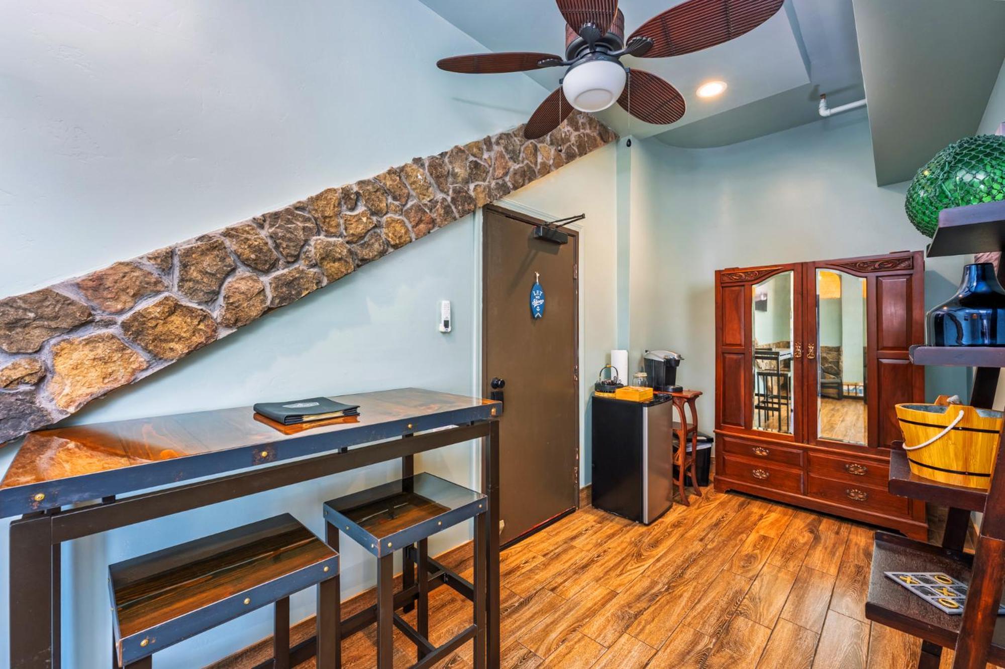 Nomads Hotel