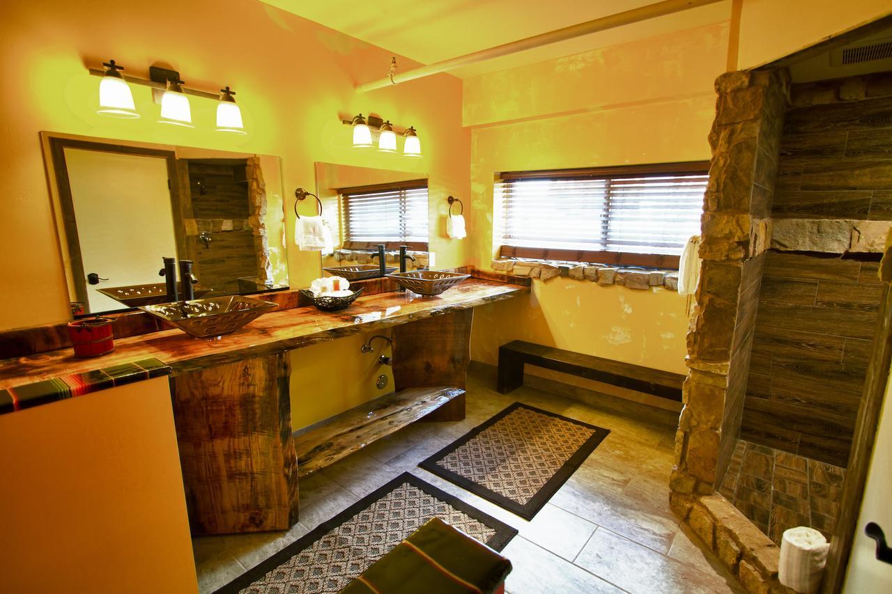 Nomads Hotel
